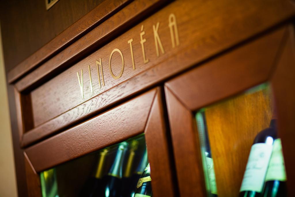 埃伯基康体酒店 Valašské Meziříčí 外观 照片