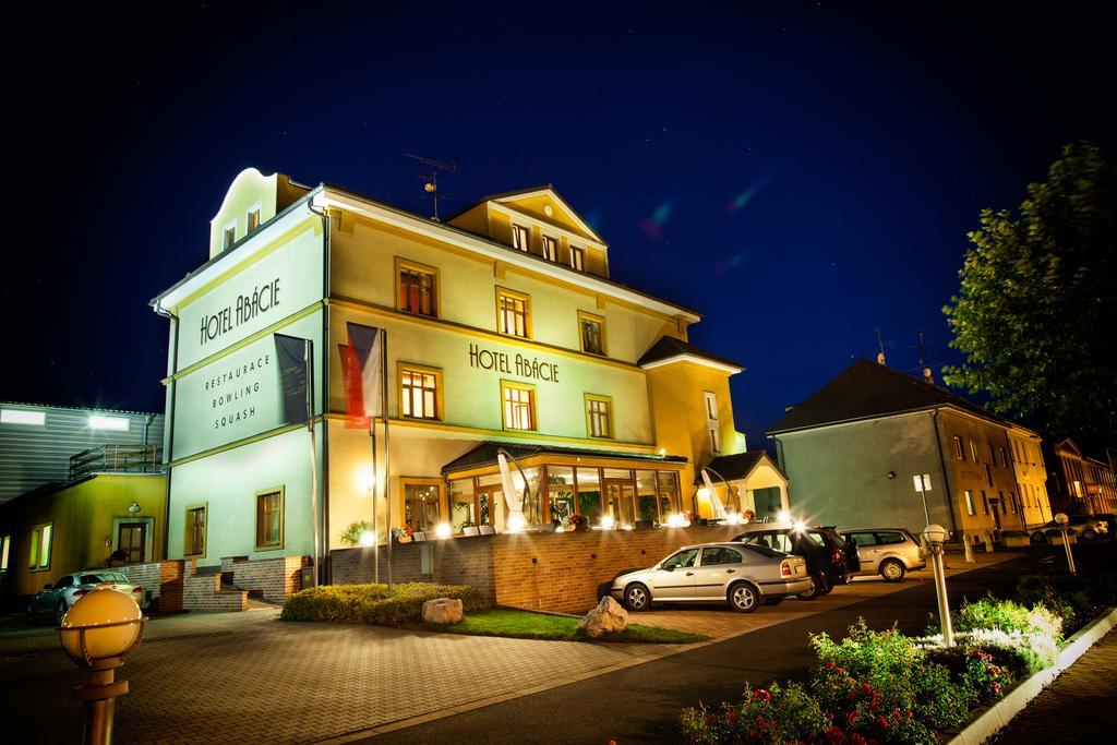 埃伯基康体酒店 Valašské Meziříčí 外观 照片