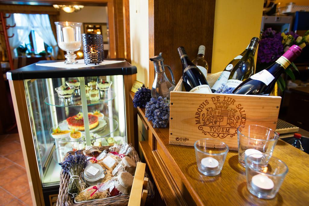 埃伯基康体酒店 Valašské Meziříčí 外观 照片